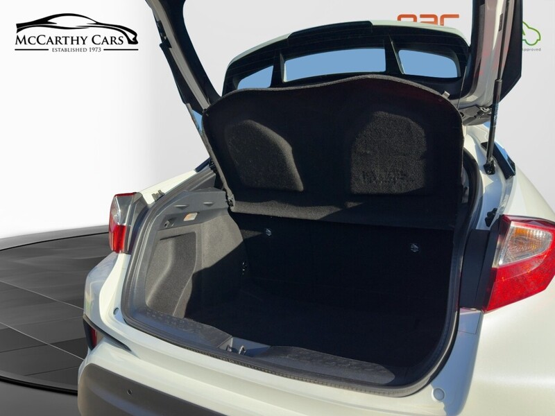 Toyota 1.8 VVT-H EXCEL SUV 5DR PETROL HYBRID CVT AUTO HEATED SEATS SAT NAV BLUETOOTH DAB STEREO REAR CAMERA PARKING AIDS 2 OWNERS 76000 MILES FSH 8 SERVICES 72-74 Mitcham Road