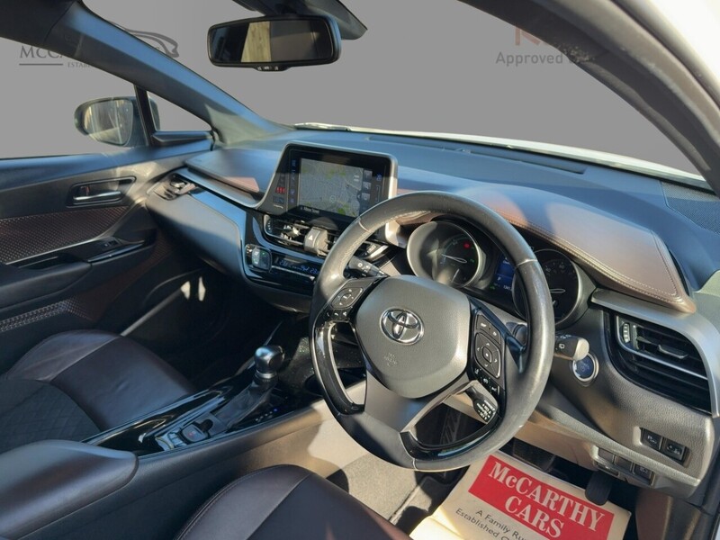 Toyota 1.8 VVT-H EXCEL SUV 5DR PETROL HYBRID CVT AUTO HEATED SEATS SAT NAV BLUETOOTH DAB STEREO REAR CAMERA PARKING AIDS 2 OWNERS 76000 MILES FSH 8 SERVICES 72-74 Mitcham Road