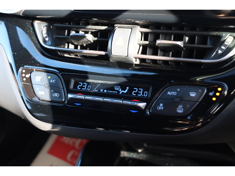 Toyota 1.8 VVT-H EXCEL SUV 5DR PETROL HYBRID CVT AUTO HEATED SEATS SAT NAV BLUETOOTH DAB STEREO REAR CAMERA PARKING AIDS 2 OWNERS 76000 MILES FSH 8 SERVICES 72-74 Mitcham Road