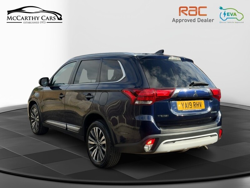 Mitsubishi 2.0 MIVEC 4 SUV 5DR PETROL CVT 4WD AUTO 7 SEATER HEATED SEATS SATNAV BLUETOOTH DAB RADIO APPLE CARPLAY REAR & 360 CAMERA JUST 2 OWNERS 62000 MILES FSH 72-74 Mitcham Road