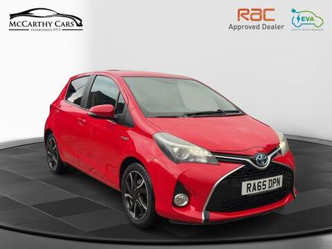 Toyota 1.5 VVT-H DESIGN HATCHBACK 5DR PETROL HYBRID E-CVT AUTO SATNAV BLUETOOTH DAB RADIO REAR CAMERA PARKING AIDS 44000 MILES FSH 10 SERVICES £20 ROAD TAX