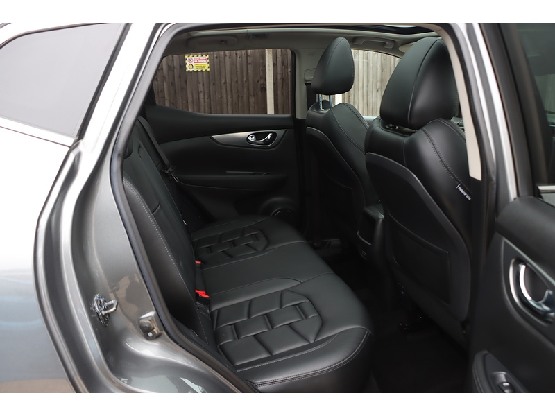 Nissan 1.3 DIG-T N-MOTION SUV 5DR PETROL DCT AUTO HEATED SEATS SAT NAV BLUETOOTH DAB STEREO APPLE CARPLAY REAR CAMERA PARKING AIDS 2 OWNERS 50000 MILES FSH 72-74 Mitcham Road