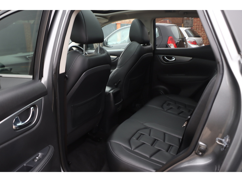 Nissan 1.3 DIG-T N-MOTION SUV 5DR PETROL DCT AUTO HEATED SEATS SAT NAV BLUETOOTH DAB STEREO APPLE CARPLAY REAR CAMERA PARKING AIDS 2 OWNERS 50000 MILES FSH 72-74 Mitcham Road