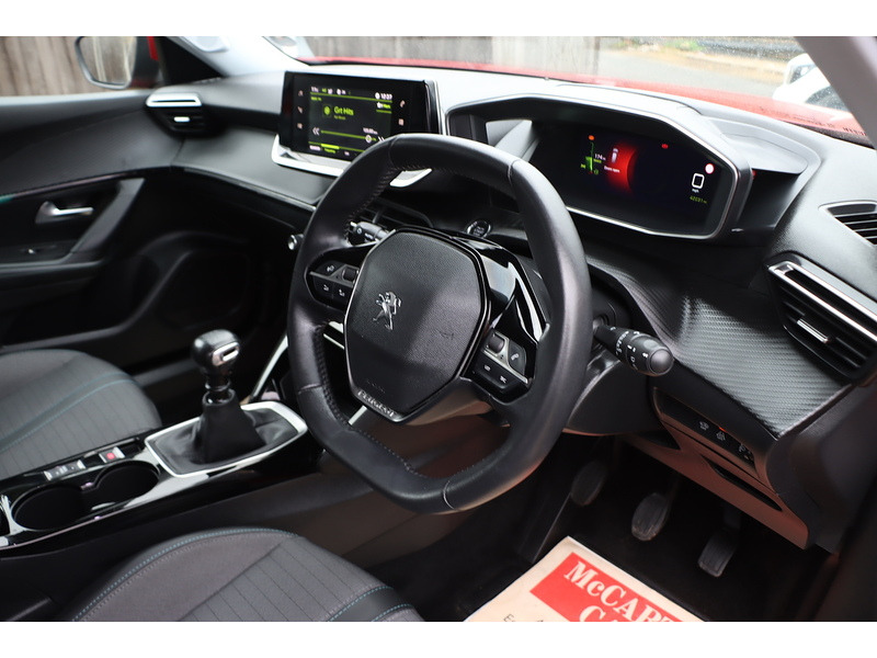 Peugeot 1.2 PURETECH ALLURE PREMIUM SUV 5DR PETROL MANUAL SATNAV BLUETOOTH DAB STEREO APPLE CARPLAY REAR CAMERA PARKING AIDS JUST 1 OWNER ONLY 42000 MILES FSH 72-74 Mitcham Road