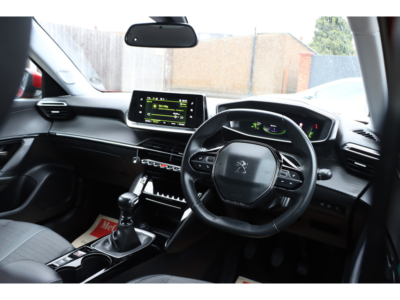 Peugeot 1.2 PURETECH ALLURE PREMIUM SUV 5DR PETROL MANUAL SATNAV BLUETOOTH DAB STEREO APPLE CARPLAY REAR CAMERA PARKING AIDS JUST 1 OWNER ONLY 42000 MILES FSH 72-74 Mitcham Road