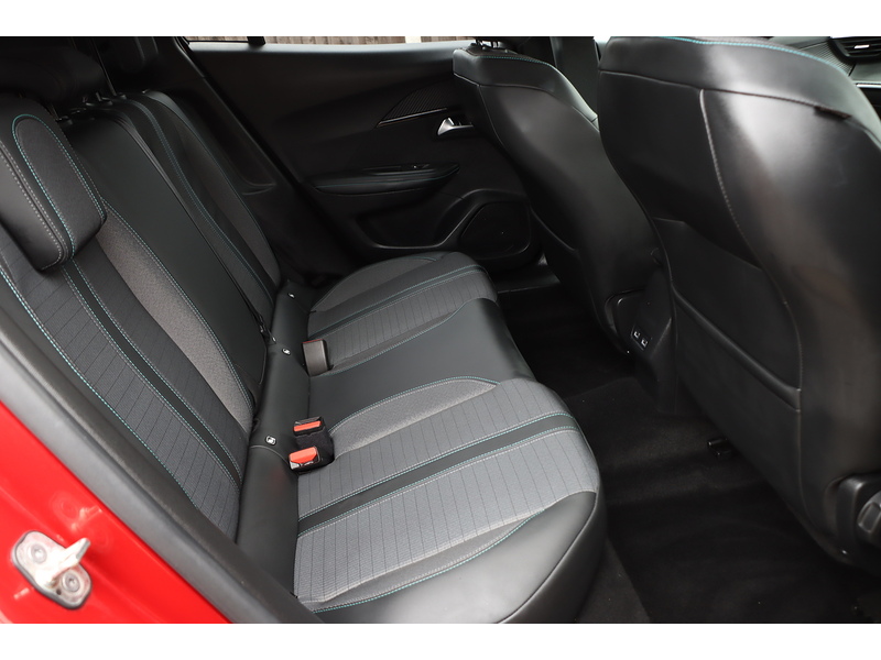 Peugeot 1.2 PURETECH ALLURE PREMIUM SUV 5DR PETROL MANUAL SATNAV BLUETOOTH DAB STEREO APPLE CARPLAY REAR CAMERA PARKING AIDS JUST 1 OWNER ONLY 42000 MILES FSH 72-74 Mitcham Road