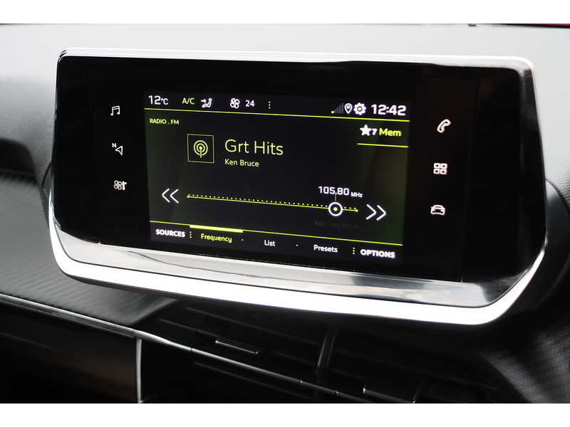 Peugeot 1.2 PURETECH ALLURE PREMIUM SUV 5DR PETROL MANUAL SATNAV BLUETOOTH DAB STEREO APPLE CARPLAY REAR CAMERA PARKING AIDS JUST 1 OWNER ONLY 42000 MILES FSH 72-74 Mitcham Road