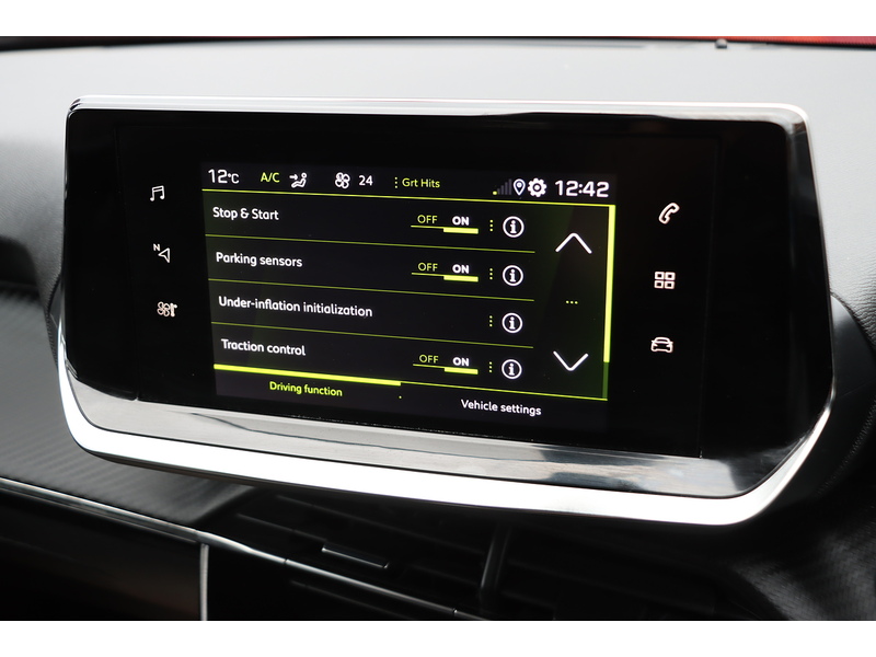 Peugeot 1.2 PURETECH ALLURE PREMIUM SUV 5DR PETROL MANUAL SATNAV BLUETOOTH DAB STEREO APPLE CARPLAY REAR CAMERA PARKING AIDS JUST 1 OWNER ONLY 42000 MILES FSH 72-74 Mitcham Road