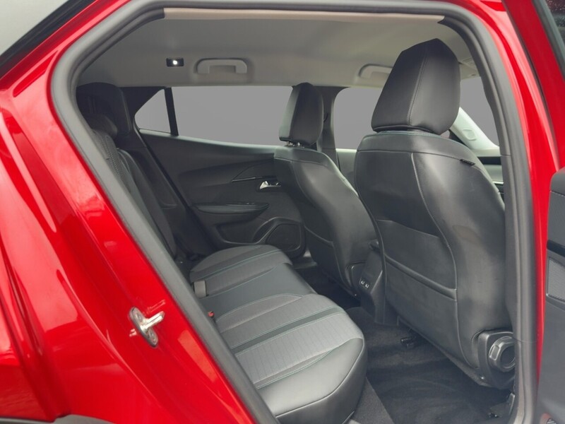 Peugeot 1.2 PURETECH ALLURE PREMIUM SUV 5DR PETROL MANUAL SATNAV BLUETOOTH DAB STEREO APPLE CARPLAY REAR CAMERA PARKING AIDS JUST 1 OWNER ONLY 42000 MILES FSH 72-74 Mitcham Road