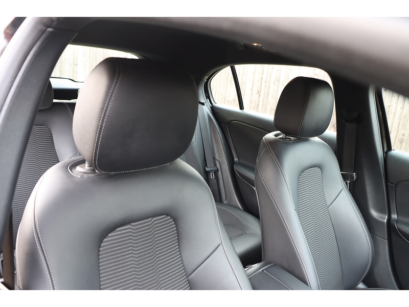 Mercedes-Benz A180 1.3 SPORT HATCHBACK 5DR PETROL 7G-DCT AUTO SAT NAV BLUETOOTH DAB STEREO REAR CAMERA PARKING AIDS JUST 1 OWNER ONLY 42000 MILES SH NO ULEZ CHARGE 72-74 Mitcham Road