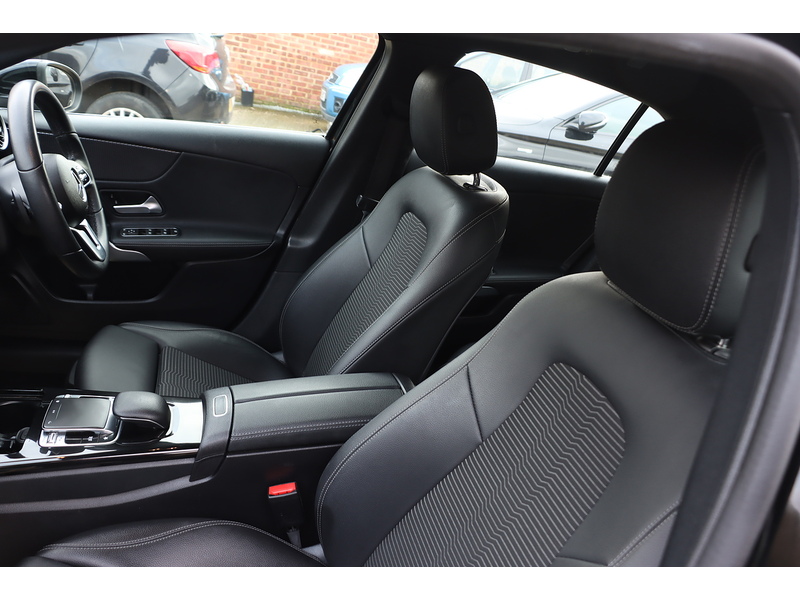 Mercedes-Benz A180 1.3 SPORT HATCHBACK 5DR PETROL 7G-DCT AUTO SAT NAV BLUETOOTH DAB STEREO REAR CAMERA PARKING AIDS JUST 1 OWNER ONLY 42000 MILES SH NO ULEZ CHARGE 72-74 Mitcham Road