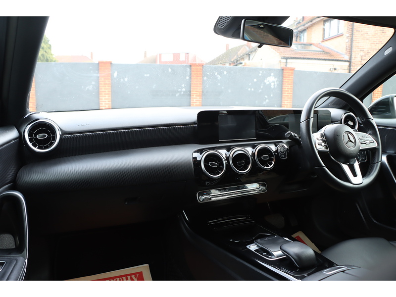Mercedes-Benz A180 1.3 SPORT HATCHBACK 5DR PETROL 7G-DCT AUTO SAT NAV BLUETOOTH DAB STEREO REAR CAMERA PARKING AIDS JUST 1 OWNER ONLY 42000 MILES SH NO ULEZ CHARGE 72-74 Mitcham Road
