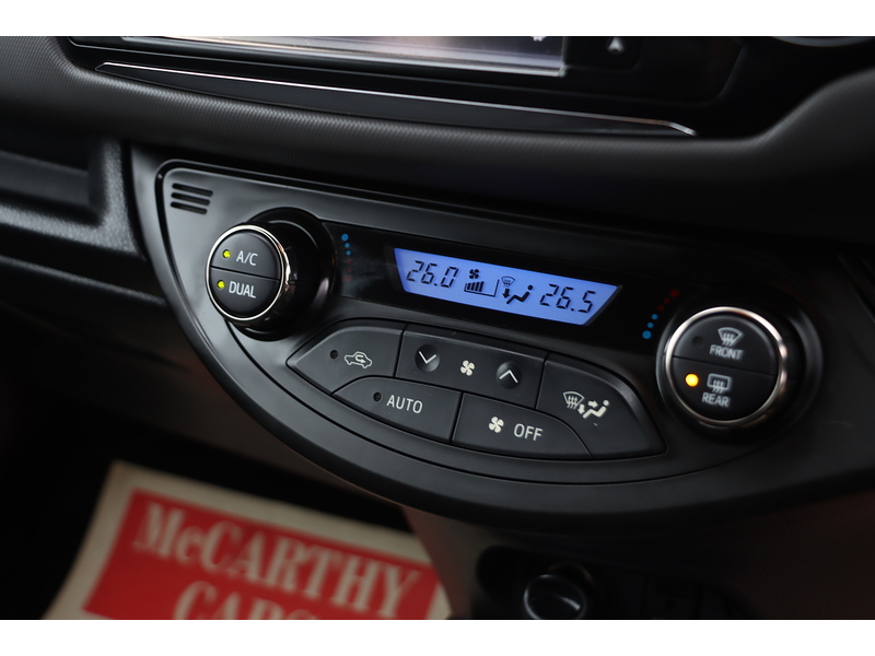 Toyota 1.5 VVT-H DESIGN HATCHBACK 5DR PETROL HYBRID E-CVT AUTO SAT NAV BLUETOOTH DAB STEREO REAR CAMERA JUST 2 OWNERS 67000 MILES FSH 10 SERVICES £20 TO TAX 72-74 Mitcham Road