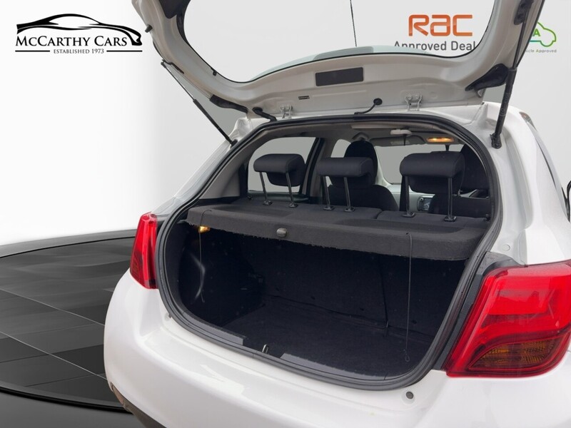 Toyota 1.5 VVT-H DESIGN HATCHBACK 5DR PETROL HYBRID E-CVT AUTO SAT NAV BLUETOOTH DAB STEREO REAR CAMERA JUST 2 OWNERS 67000 MILES FSH 10 SERVICES £20 TO TAX 72-74 Mitcham Road