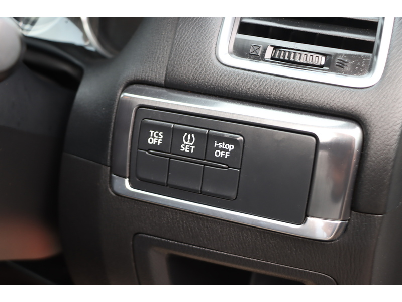 Mazda 2.0 SKYACTIV-G Sport Nav SUV 5dr Petrol Manual Euro 6 (s/s) (165 ps) 72-74 Mitcham Road