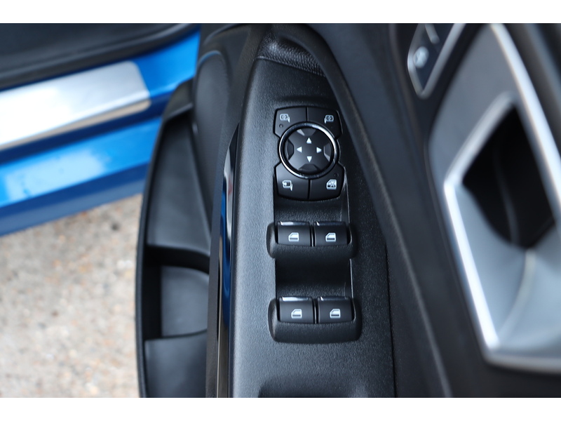 Ford 1.0T ECOBOOST GPF ST-LINE SUV 5DR PETROL MANUAL HEATED SEATS SATELITTE NAVIGATION BLUETOOTH DAB STEREO PARKING AIDS ONLY 17000 MILES SH NO ULEZ CHARGE 72-74 Mitcham Road