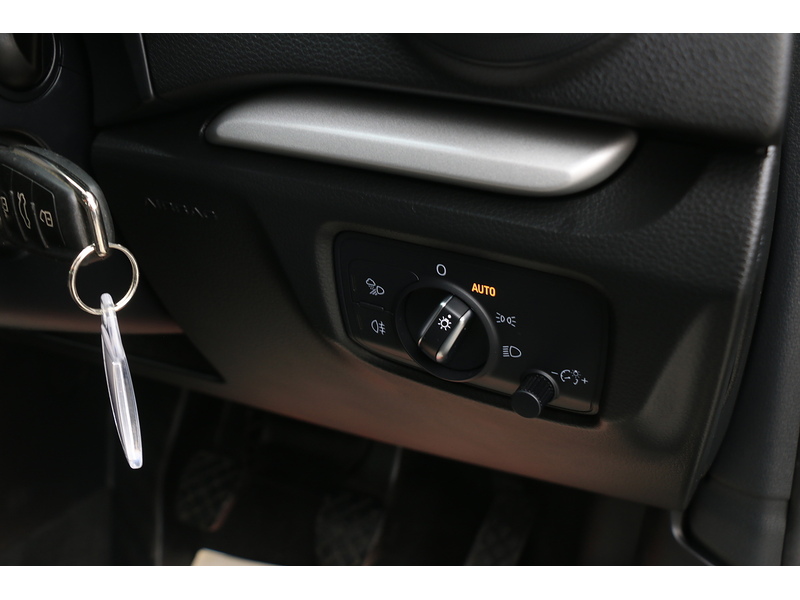 Audi 1.0 TFSI SE Hatchback 3dr Petrol Manual Euro 6 (s/s) (116 ps) 72-74 Mitcham Road