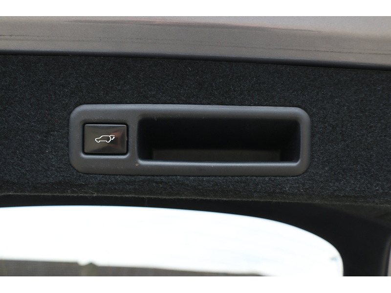 Lexus 3.5 V6 LUXURY SUV 5DR PETROL HYBRID CVT 4WD AUTO SUNROOF HEATED SEATS SATNAV BLUETOOTH DAB STEREO REAR CAMERA PARKING AIDS 75000 MILES FSH 5 SERVICES 72-74 Mitcham Road