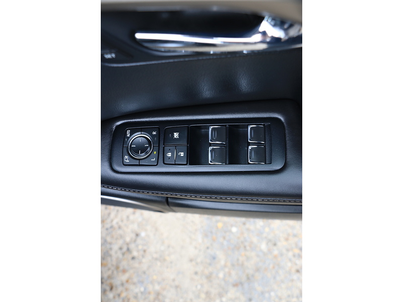 Lexus 3.5 V6 LUXURY SUV 5DR PETROL HYBRID CVT 4WD AUTO SUNROOF HEATED SEATS SATNAV BLUETOOTH DAB STEREO REAR CAMERA PARKING AIDS 75000 MILES FSH 5 SERVICES 72-74 Mitcham Road