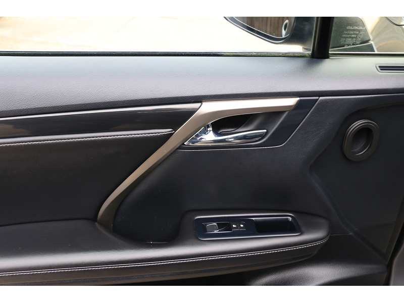 Lexus 3.5 V6 LUXURY SUV 5DR PETROL HYBRID CVT 4WD AUTO SUNROOF HEATED SEATS SATNAV BLUETOOTH DAB STEREO REAR CAMERA PARKING AIDS 75000 MILES FSH 5 SERVICES 72-74 Mitcham Road