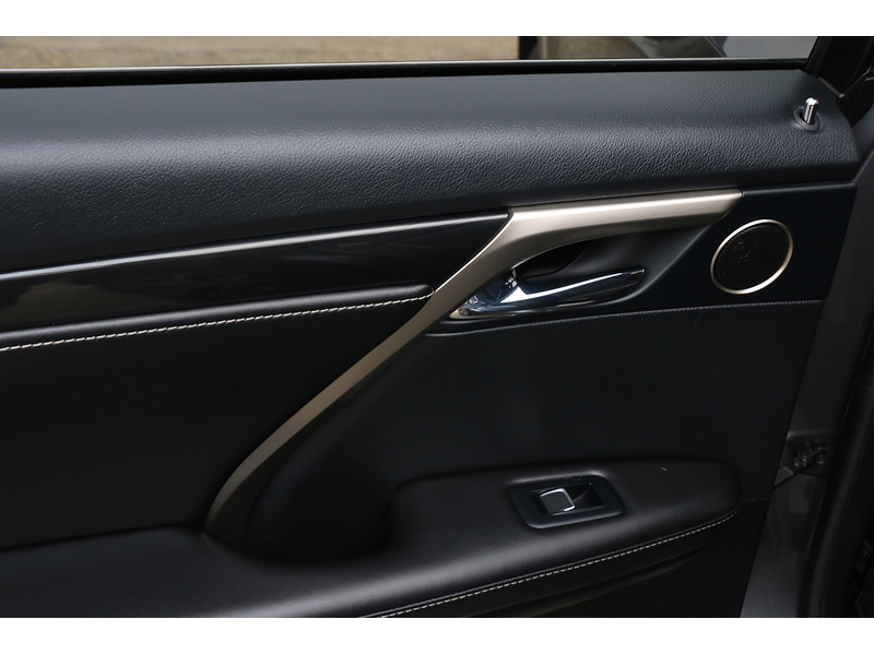 Lexus 3.5 V6 LUXURY SUV 5DR PETROL HYBRID CVT 4WD AUTO SUNROOF HEATED SEATS SATNAV BLUETOOTH DAB STEREO REAR CAMERA PARKING AIDS 75000 MILES FSH 5 SERVICES 72-74 Mitcham Road