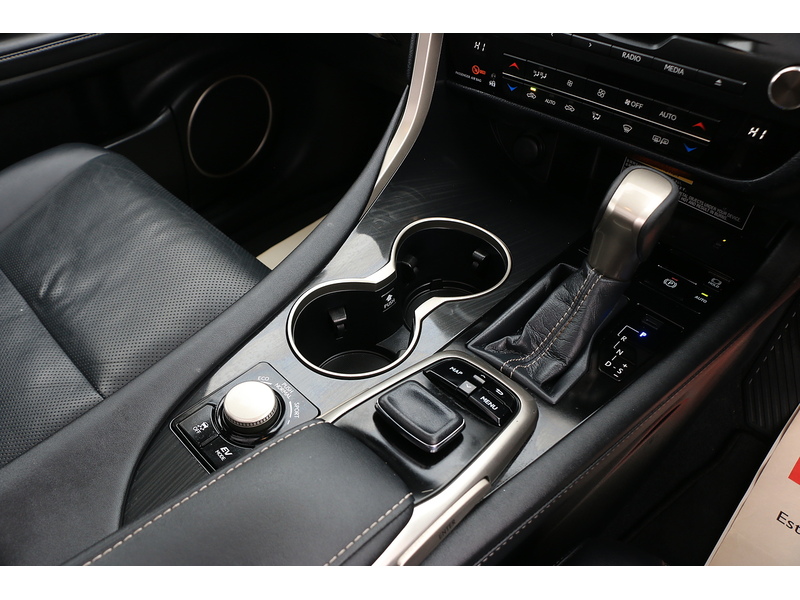 Lexus 3.5 V6 LUXURY SUV 5DR PETROL HYBRID CVT 4WD AUTO SUNROOF HEATED SEATS SATNAV BLUETOOTH DAB STEREO REAR CAMERA PARKING AIDS 75000 MILES FSH 5 SERVICES 72-74 Mitcham Road