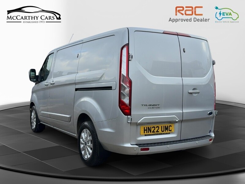 Ford 2.0 300 ECOBLUE LIMITED PANEL VAN 5DR DIESEL MANUAL HEATED SEATS SAT NAV BLUETOOTH DAB STEREO APPLE CARPLAY REAR CAM PARKING AIDS 2 OWNERS 51000 MILES 72-74 Mitcham Road