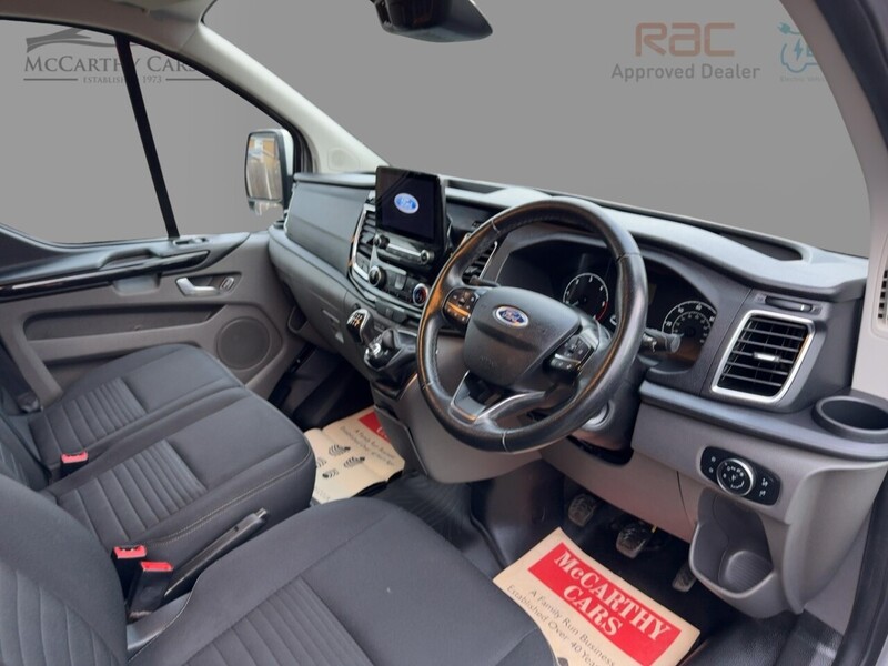 Ford 2.0 300 ECOBLUE LIMITED PANEL VAN 5DR DIESEL MANUAL HEATED SEATS SAT NAV BLUETOOTH DAB STEREO APPLE CARPLAY REAR CAM PARKING AIDS 2 OWNERS 51000 MILES 72-74 Mitcham Road