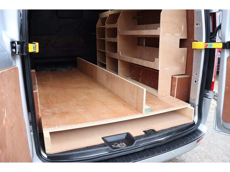 Ford 2.0 300 ECOBLUE LIMITED PANEL VAN 5DR DIESEL MANUAL HEATED SEATS SAT NAV BLUETOOTH DAB STEREO APPLE CARPLAY REAR CAM PARKING AIDS 2 OWNERS 51000 MILES 72-74 Mitcham Road