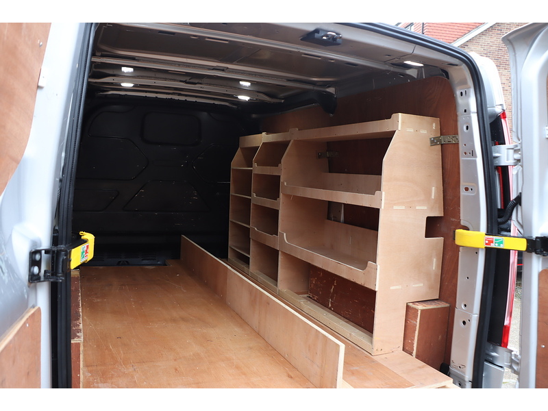 Ford 2.0 300 ECOBLUE LIMITED PANEL VAN 5DR DIESEL MANUAL HEATED SEATS SAT NAV BLUETOOTH DAB STEREO APPLE CARPLAY REAR CAM PARKING AIDS 2 OWNERS 51000 MILES 72-74 Mitcham Road