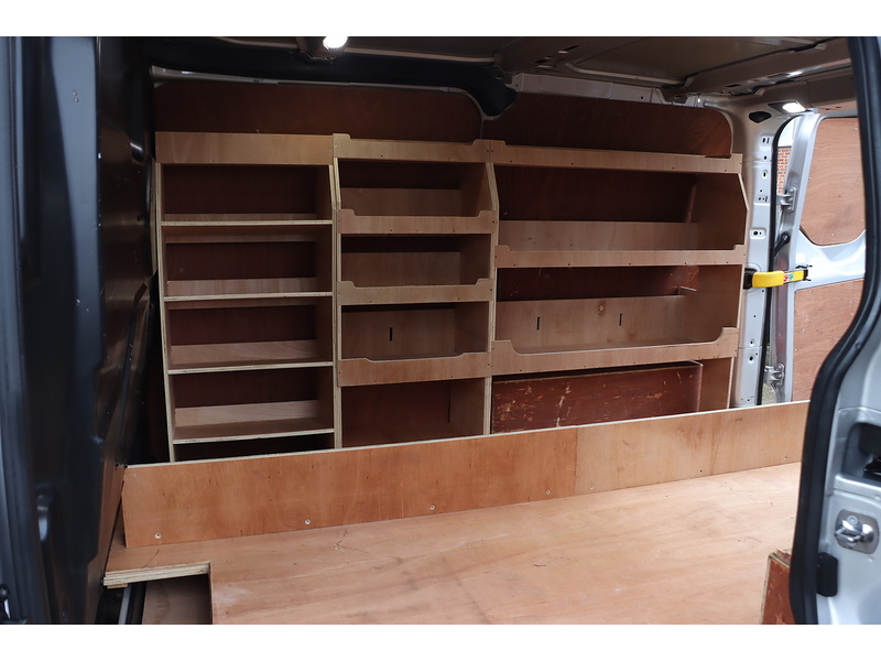 Ford 2.0 300 ECOBLUE LIMITED PANEL VAN 5DR DIESEL MANUAL HEATED SEATS SAT NAV BLUETOOTH DAB STEREO APPLE CARPLAY REAR CAM PARKING AIDS 2 OWNERS 51000 MILES 72-74 Mitcham Road