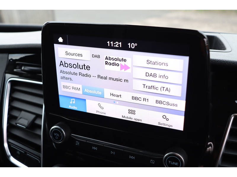 Ford 2.0 300 ECOBLUE LIMITED PANEL VAN 5DR DIESEL MANUAL HEATED SEATS SAT NAV BLUETOOTH DAB STEREO APPLE CARPLAY REAR CAM PARKING AIDS 2 OWNERS 51000 MILES 72-74 Mitcham Road