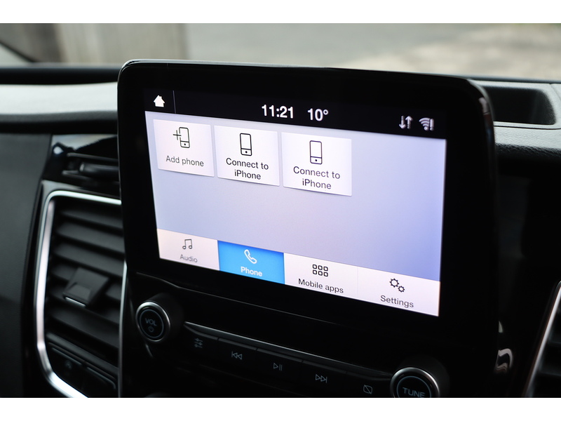 Ford 2.0 300 ECOBLUE LIMITED PANEL VAN 5DR DIESEL MANUAL HEATED SEATS SAT NAV BLUETOOTH DAB STEREO APPLE CARPLAY REAR CAM PARKING AIDS 2 OWNERS 51000 MILES 72-74 Mitcham Road