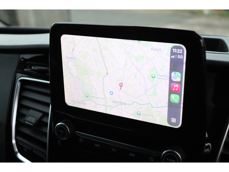 Ford 2.0 300 ECOBLUE LIMITED PANEL VAN 5DR DIESEL MANUAL HEATED SEATS SAT NAV BLUETOOTH DAB STEREO APPLE CARPLAY REAR CAM PARKING AIDS 2 OWNERS 51000 MILES 72-74 Mitcham Road