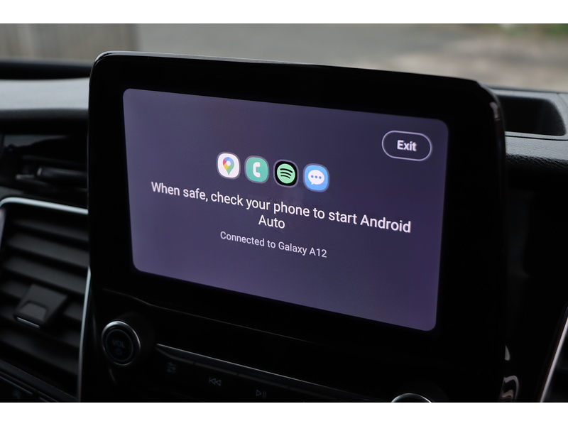 Ford 2.0 300 ECOBLUE LIMITED PANEL VAN 5DR DIESEL MANUAL HEATED SEATS SAT NAV BLUETOOTH DAB STEREO APPLE CARPLAY REAR CAM PARKING AIDS 2 OWNERS 51000 MILES 72-74 Mitcham Road