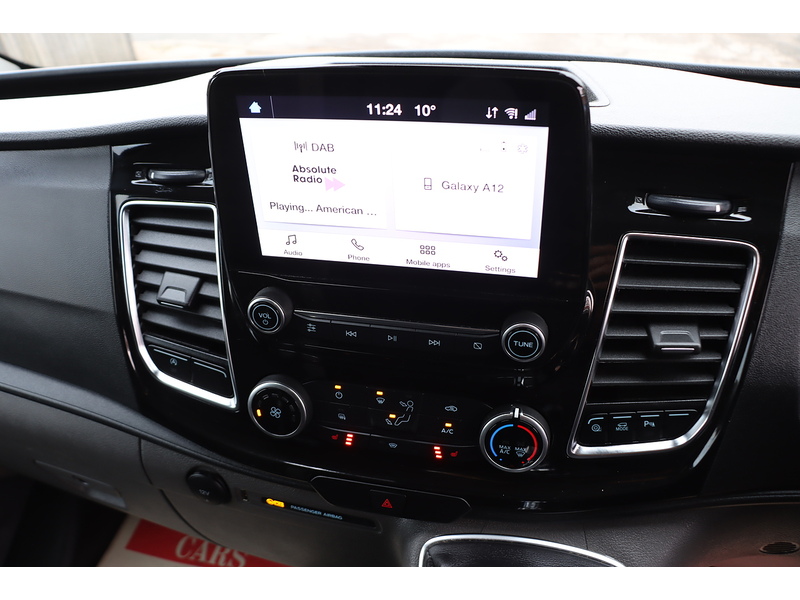 Ford 2.0 300 ECOBLUE LIMITED PANEL VAN 5DR DIESEL MANUAL HEATED SEATS SAT NAV BLUETOOTH DAB STEREO APPLE CARPLAY REAR CAM PARKING AIDS 2 OWNERS 51000 MILES 72-74 Mitcham Road