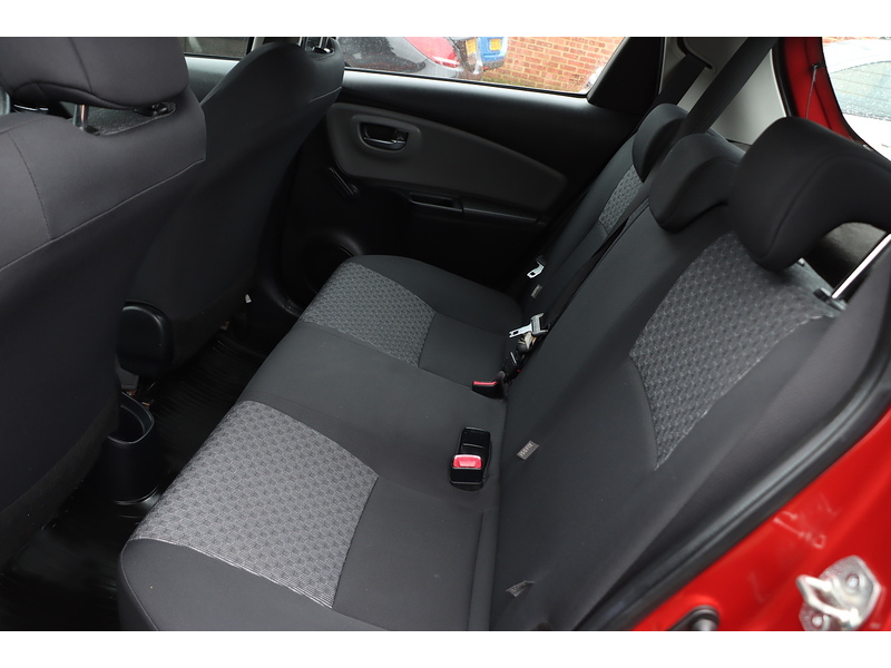 Toyota 1.33 Dual VVT-i Icon Hatchback 5dr Petrol Multidrive S Euro 5 Euro 5 (99 ps) 72-74 Mitcham Road