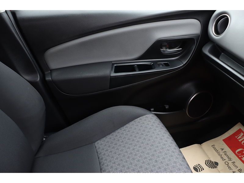 Toyota 1.33 Dual VVT-i Icon Hatchback 5dr Petrol Multidrive S Euro 5 Euro 5 (99 ps) 72-74 Mitcham Road