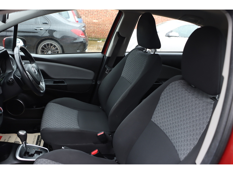 Toyota 1.33 Dual VVT-i Icon Hatchback 5dr Petrol Multidrive S Euro 5 Euro 5 (99 ps) 72-74 Mitcham Road