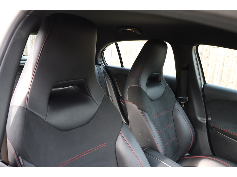 Mercedes-Benz A220 2.0 AMG LINE HATCHBACK 5DR PETROL 7G-DCT AUTO SAT NAV BLUETOOTH DAB STEREO REAR CAMERA PARKING AIDS JUST 2 OWNERS ONLY 69000 MILES FSH 6 SERVICES 72-74 Mitcham Road