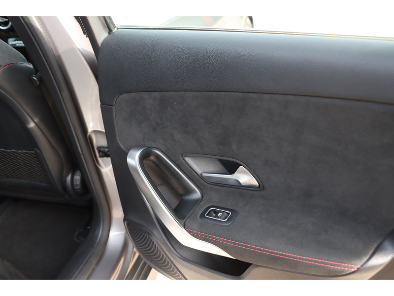 Mercedes-Benz A220 2.0 AMG LINE HATCHBACK 5DR PETROL 7G-DCT AUTO SAT NAV BLUETOOTH DAB STEREO REAR CAMERA PARKING AIDS JUST 2 OWNERS ONLY 69000 MILES FSH 6 SERVICES 72-74 Mitcham Road