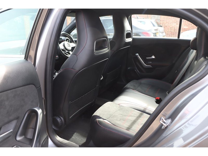 Mercedes-Benz A220 2.0 AMG LINE HATCHBACK 5DR PETROL 7G-DCT AUTO SAT NAV BLUETOOTH DAB STEREO REAR CAMERA PARKING AIDS JUST 2 OWNERS ONLY 69000 MILES FSH 6 SERVICES 72-74 Mitcham Road