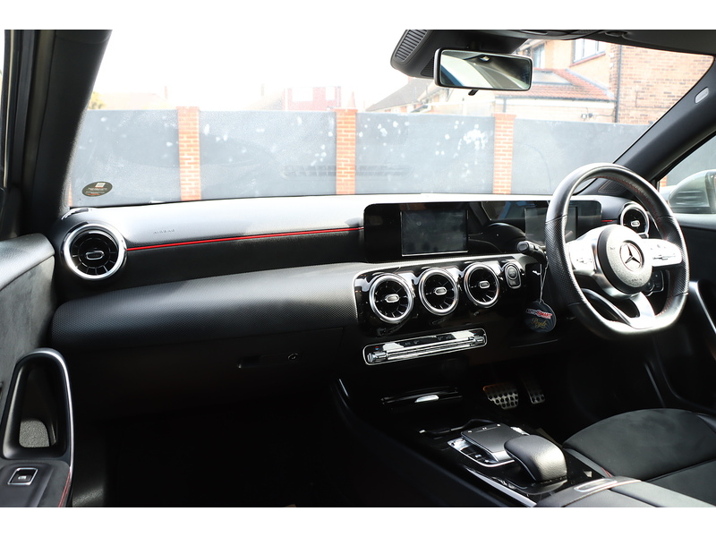 Mercedes-Benz A220 2.0 AMG LINE HATCHBACK 5DR PETROL 7G-DCT AUTO SAT NAV BLUETOOTH DAB STEREO REAR CAMERA PARKING AIDS JUST 2 OWNERS ONLY 69000 MILES FSH 6 SERVICES 72-74 Mitcham Road