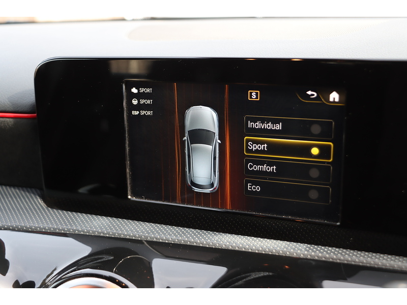 Mercedes-Benz A220 2.0 AMG LINE HATCHBACK 5DR PETROL 7G-DCT AUTO SAT NAV BLUETOOTH DAB STEREO REAR CAMERA PARKING AIDS JUST 2 OWNERS ONLY 69000 MILES FSH 6 SERVICES 72-74 Mitcham Road