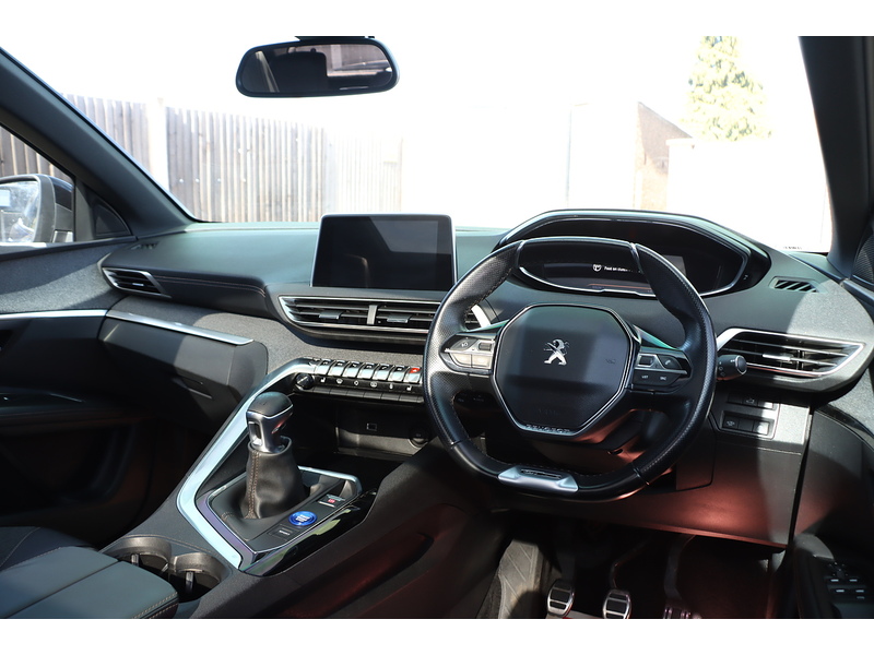 Peugeot 1.2 PURETECH GT LINE PREMIUM SUV 5DR PETROL MANUAL PAN ROOF HEATED SEATS SAT NAV BLUETOOTH APPLE CARPLAY REAR CAMERA PARKING AIDS ONLY 61000 MILES SH 72-74 Mitcham Road