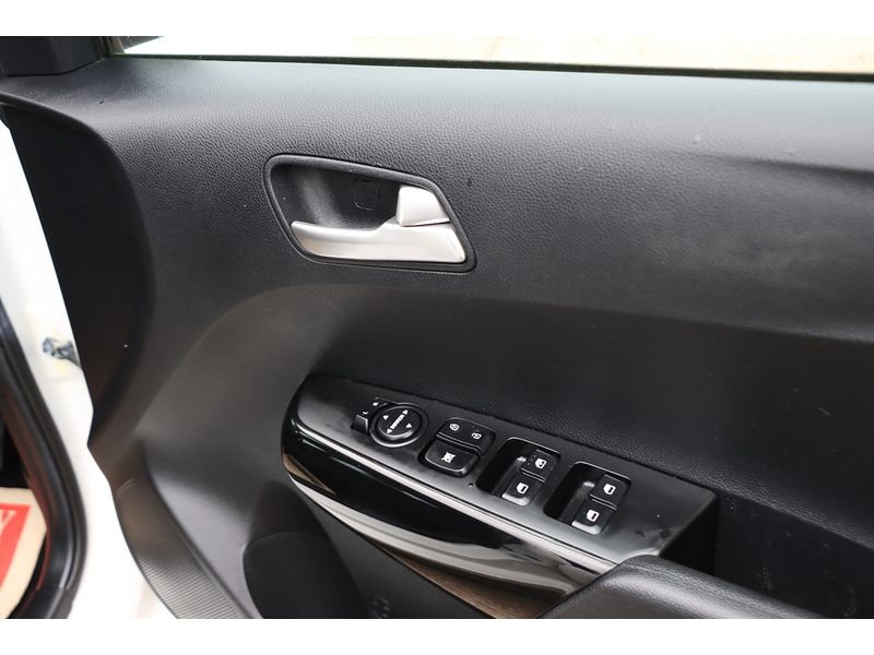 Kia 1.0 DPI 2 HATCHBACK 5DR PETROL MANUAL BLUETOOTH STEREO USB INPUT AIR CONDITIONING JUST 1 OWNER FROM NEW ONLY 48000 MILES FSH NO ULEZ CHARGE 72-74 Mitcham Road