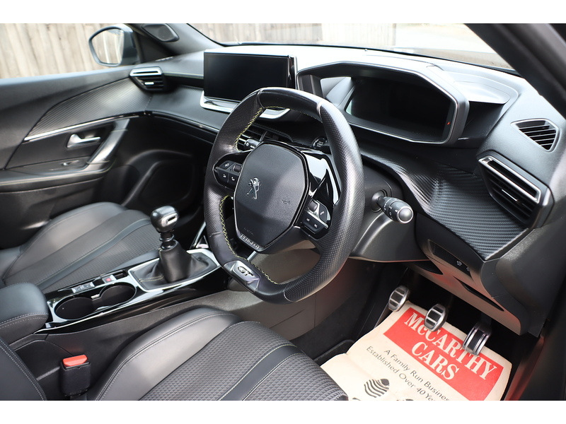 Peugeot 1.2 PURETECH GT LINE SUV 5DR PETROL MANUAL HEATED SEATS SATNAV BLUETOOTH DAB STEREO APPLE CARPLAY REAR CAMERA PARKING AIDS 2 OWNER ONLY 38000 MILES SH 72-74 Mitcham Road