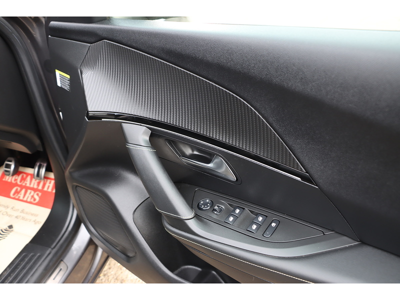 Peugeot 1.2 PURETECH GT LINE SUV 5DR PETROL MANUAL HEATED SEATS SATNAV BLUETOOTH DAB STEREO APPLE CARPLAY REAR CAMERA PARKING AIDS 2 OWNER ONLY 38000 MILES SH 72-74 Mitcham Road