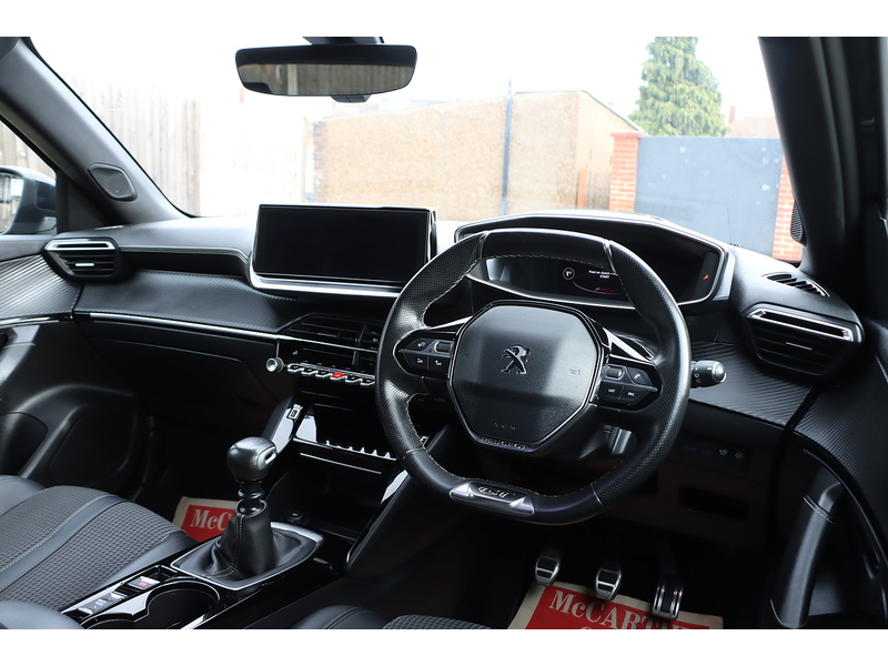 Peugeot 1.2 PURETECH GT LINE SUV 5DR PETROL MANUAL HEATED SEATS SATNAV BLUETOOTH DAB STEREO APPLE CARPLAY REAR CAMERA PARKING AIDS 2 OWNER ONLY 38000 MILES SH 72-74 Mitcham Road