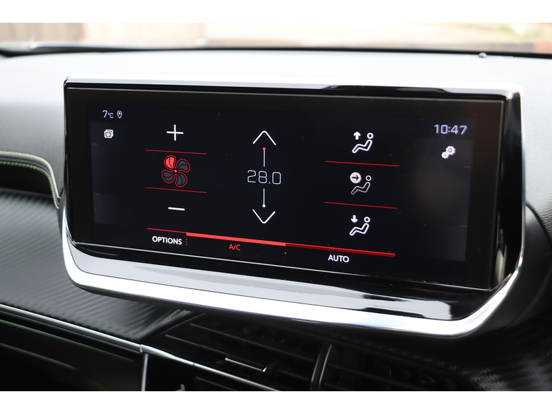 Peugeot 1.2 PURETECH GT LINE SUV 5DR PETROL MANUAL HEATED SEATS SATNAV BLUETOOTH DAB STEREO APPLE CARPLAY REAR CAMERA PARKING AIDS 2 OWNER ONLY 38000 MILES SH 72-74 Mitcham Road